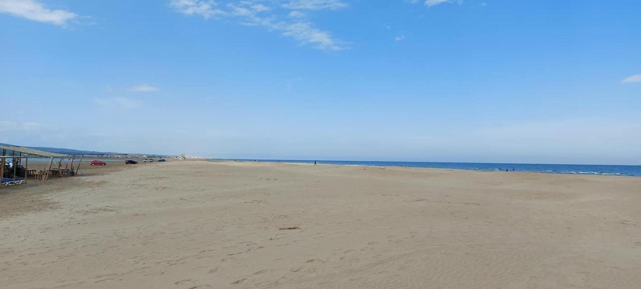 Gruissan Holidays エクステリア 写真